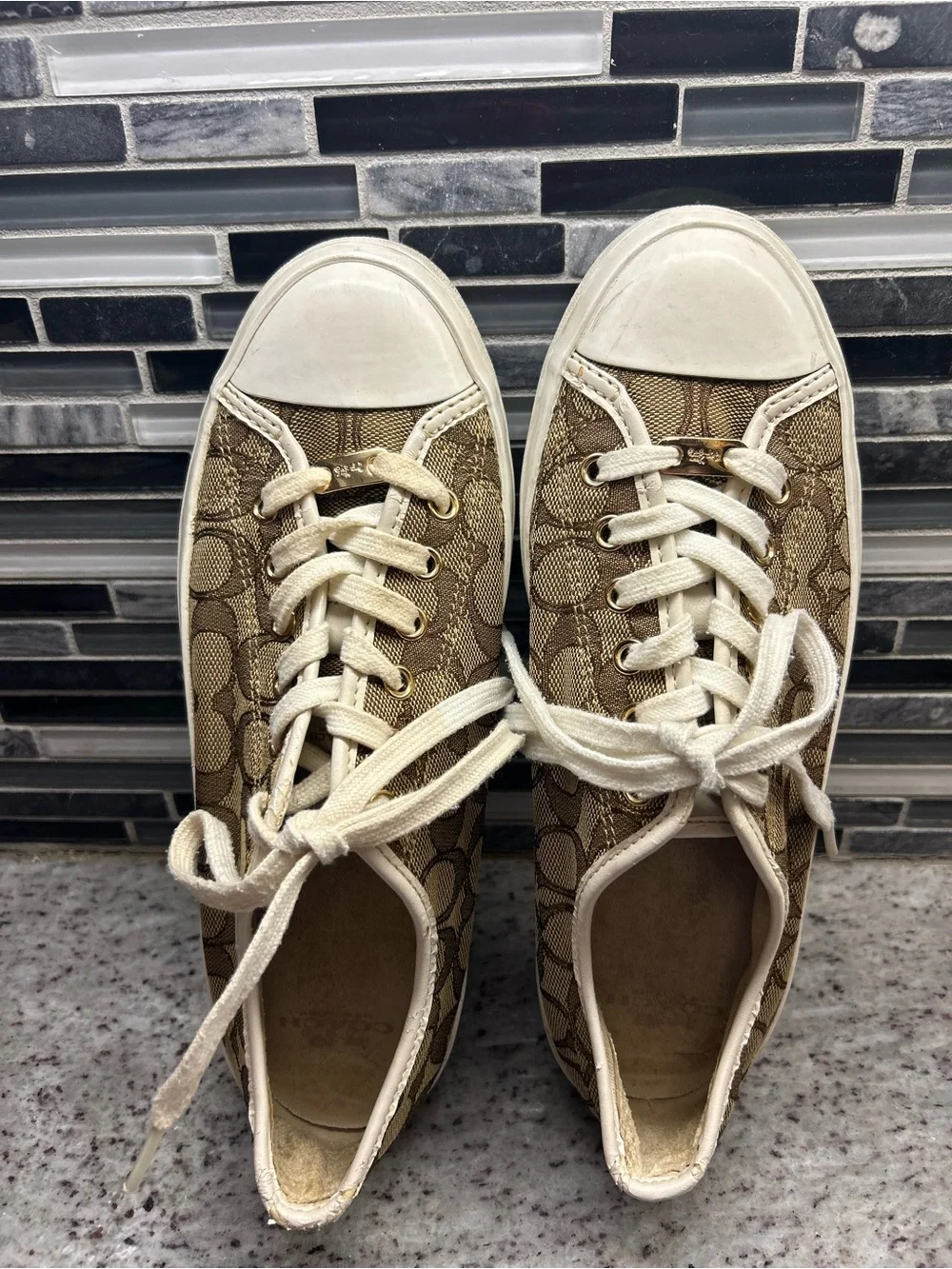 Coach Empire Beige Signature Canvas Lace-Up Sneakers size 9.5